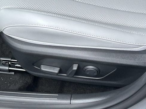 New 2026 Hyundai Elantra Limited FWD image 15