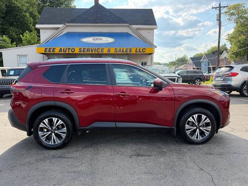 Used 2022 Nissan Rogue SV w/ SV Premium Package FWD image 1