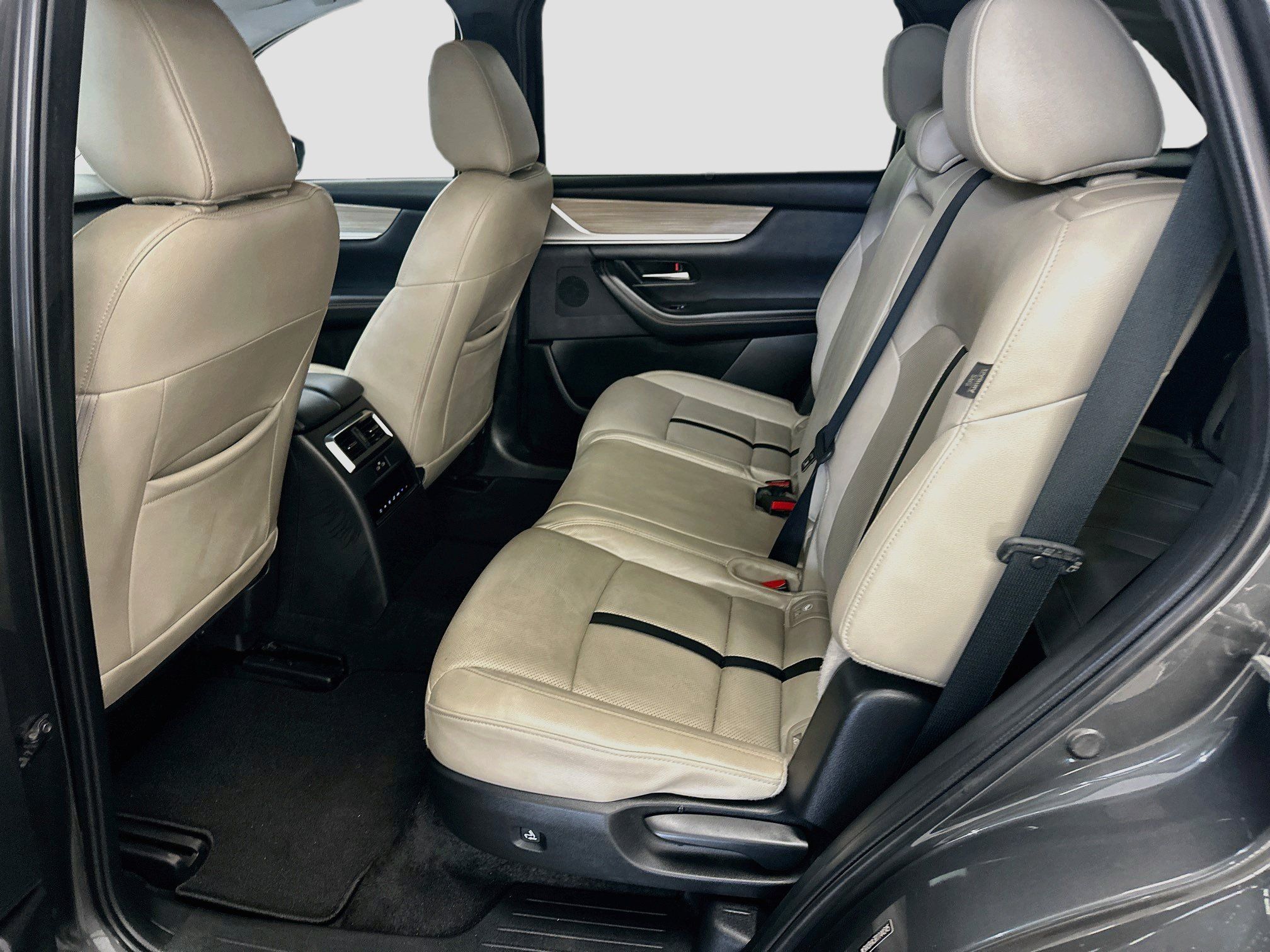 Used 2024 MAZDA CX-90 Plug-In Hybrid w/ Preferred AWD/4WD image 30