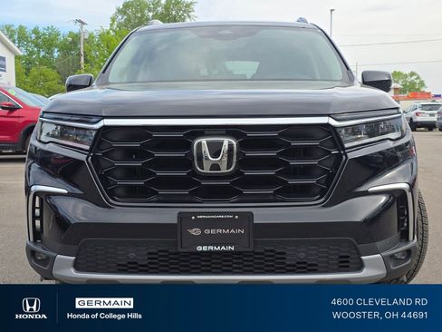 Certified 2023 Honda Pilot Touring image 4