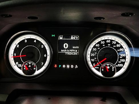Used 2014 RAM 1500 Express RWD image 23