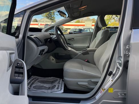 Used 2012 Toyota Prius Two image 40