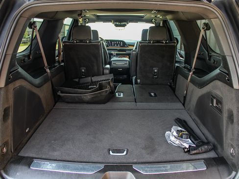 Used 2023 Cadillac Escalade ESV Premium Luxury AWD/4WD image 30