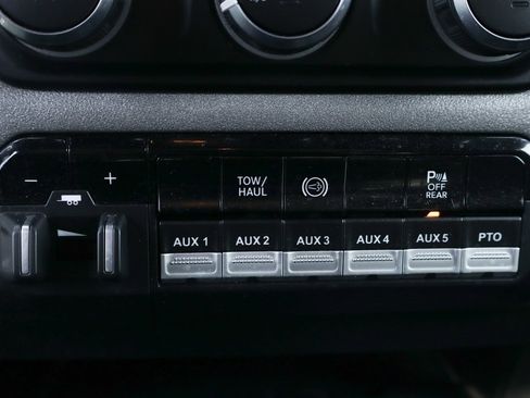 Used 2021 RAM 5500 Tradesman w/ Chrome Appearance Group image 31