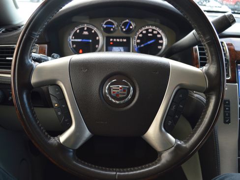 Used 2014 Cadillac Escalade Platinum image 10