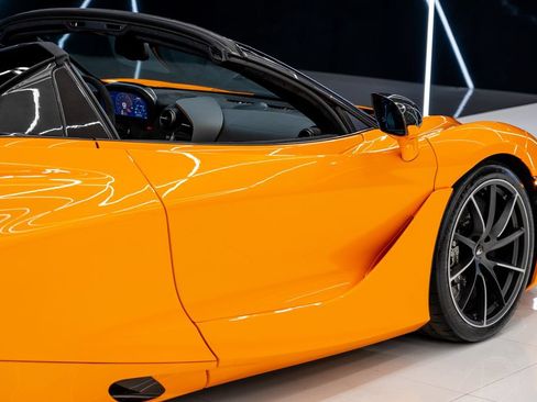 Used 2020 McLaren 720S Spider RWD image 29