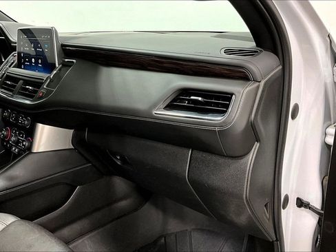 Used 2023 Chevrolet Suburban Z71 w/ Luxury Package image 19