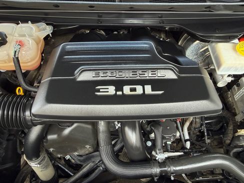 Used 2022 RAM 1500 Laramie AWD/4WD image 28