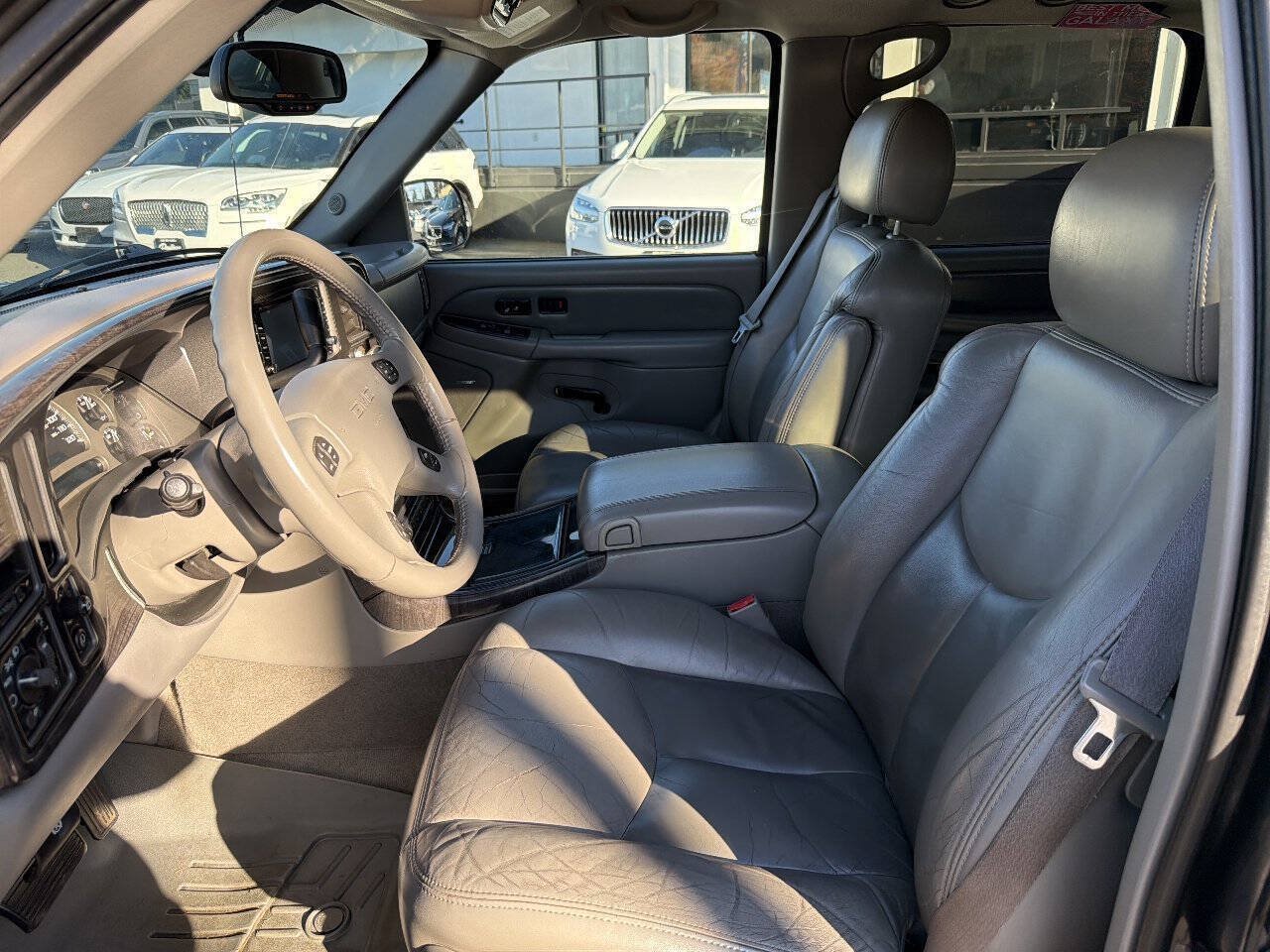 Used 2004 GMC Yukon XL Denali AWD/4WD image 38