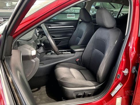 Certified 2022 Nissan Altima 2.5 SV w/ SV Premium Package FWD image 8