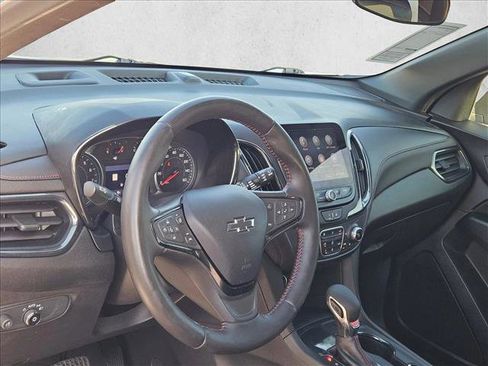 Used 2022 Chevrolet Equinox RS w/ Infotainment Package image 10