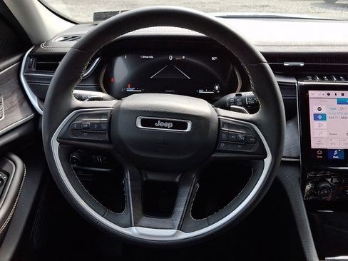 Certified 2023 Jeep Grand Cherokee L Limited AWD/4WD image 20