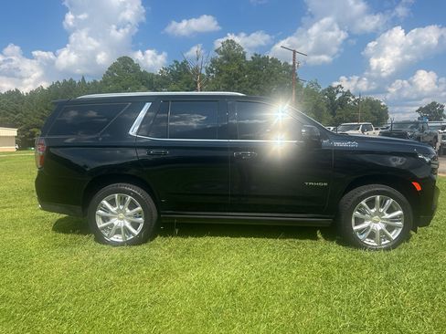 Used 2024 Chevrolet Tahoe High Country AWD/4WD image 8