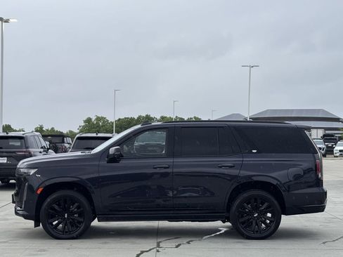 Used 2024 Cadillac Escalade Sport Platinum image 3