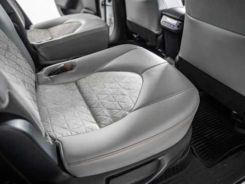 Certified 2022 Toyota Highlander Bronze Edition image 37