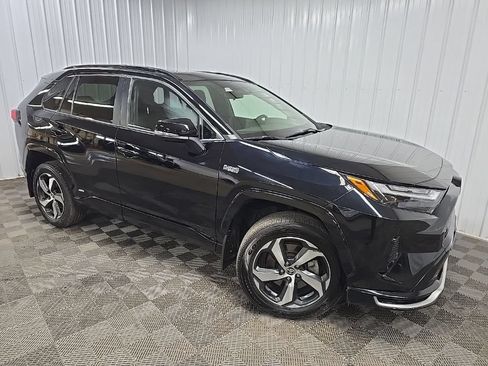 Used 2022 Toyota RAV4 SE w/ Weather & Moonroof Package AWD/4WD image 7