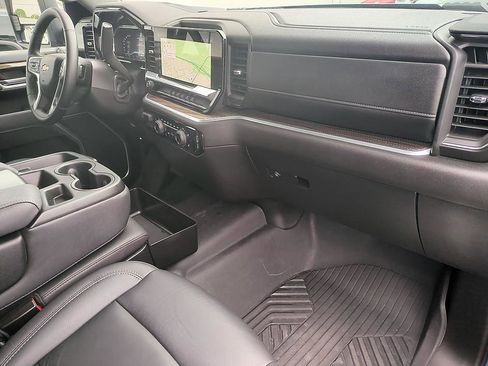 Used 2025 Chevrolet Silverado 2500 LT AWD/4WD image 34