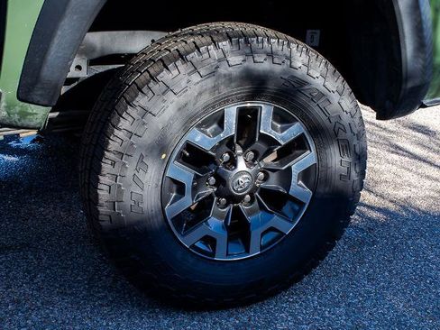 Used 2021 Toyota Tacoma TRD Off-Road image 6