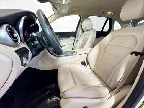 Used 2021 Mercedes-Benz GLC 300 image 19