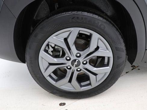 Used 2024 Kia Seltos S image 9