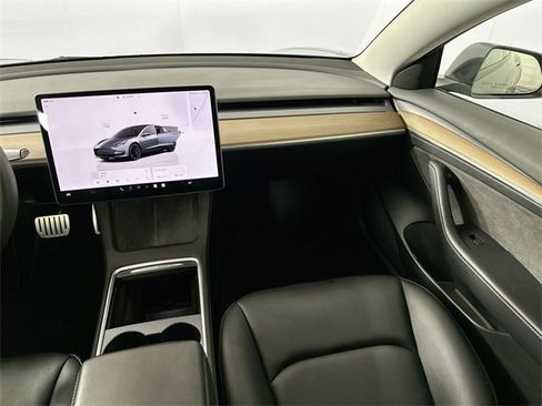 Used 2022 Tesla Model 3 Performance image 23
