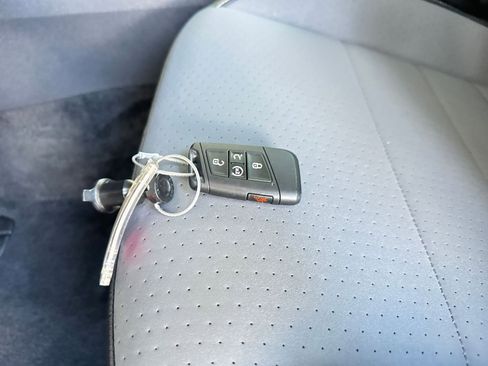 Used 2025 Volkswagen Jetta SE image 23