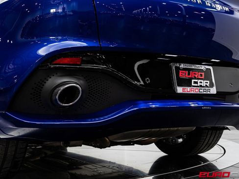 Used 2022 Aston Martin DBX image 19