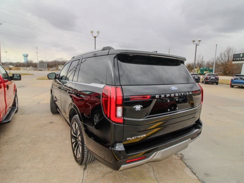 Used 2025 Ford Expedition Platinum w/ Driver's Package image 4