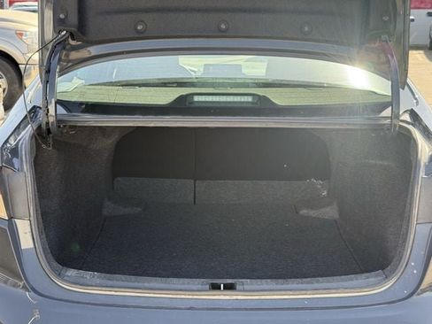 Used 2025 Toyota Corolla LE FWD image 31
