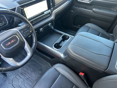 Used 2024 GMC Sierra 3500 SLT w/ SLT Convenience Package AWD/4WD image 9