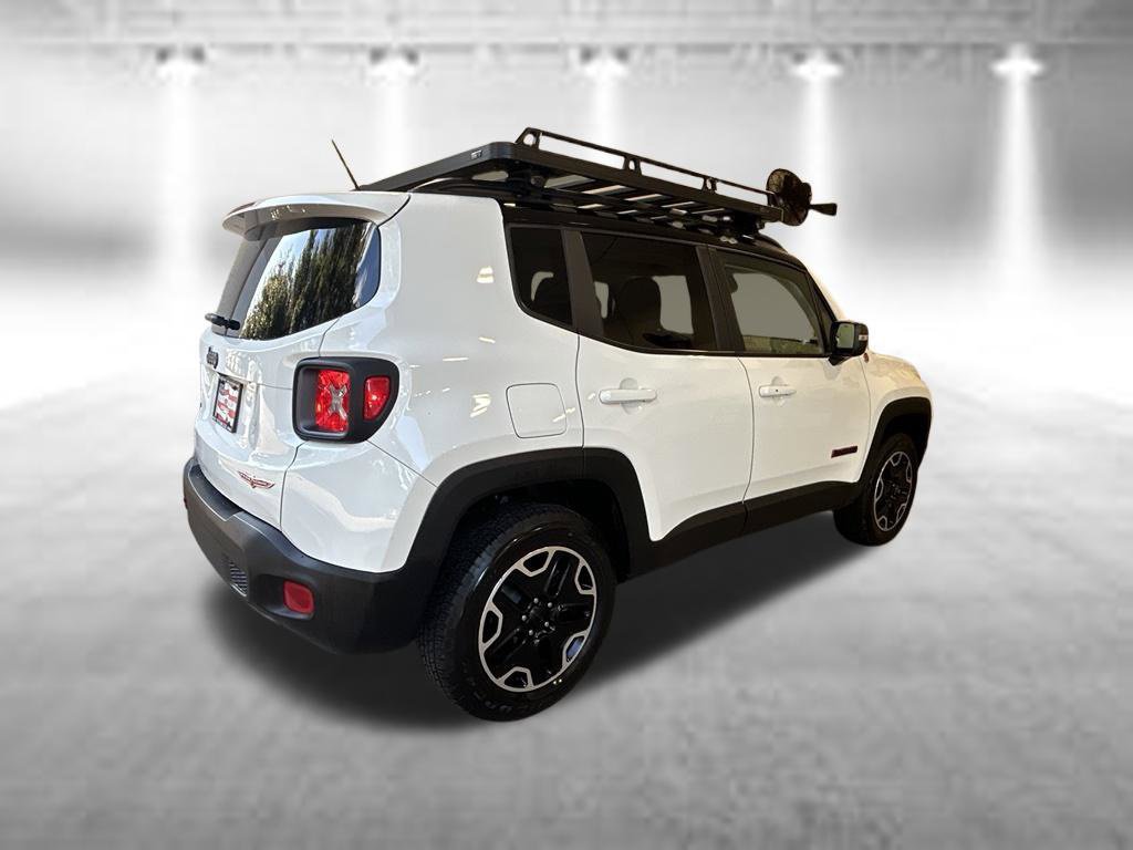 Used 2017 Jeep Renegade Trailhawk AWD/4WD image 4