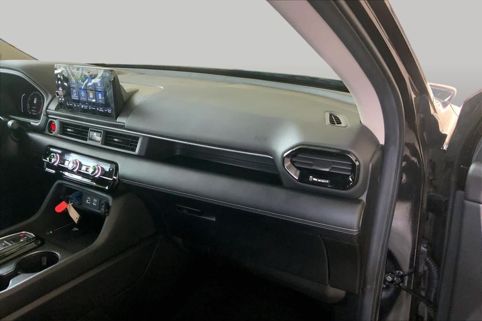 Used 2025 Honda Pilot EX-L image 18