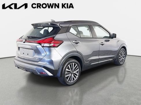 Used 2021 Nissan Kicks SR image 6