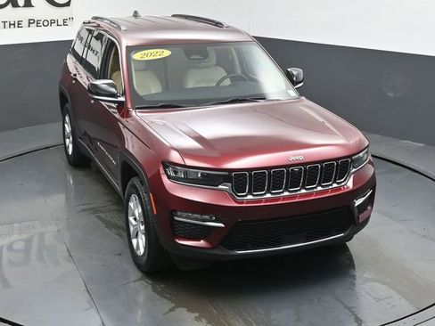 Used 2022 Jeep Grand Cherokee Limited w/ Luxury Tech Group II AWD/4WD image 48