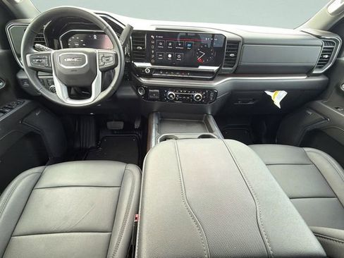 Used 2024 GMC Sierra 3500 SLT w/ SLT Premium Package AWD/4WD image 17