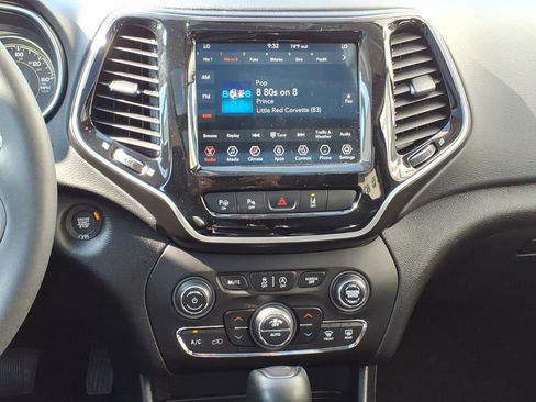 Used 2022 Jeep Cherokee Limited AWD/4WD image 12