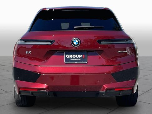 Used 2024 BMW iX xDrive50 w/ Sport Package AWD/4WD image 4