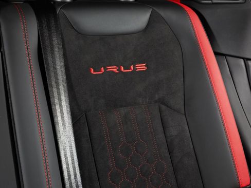 Used 2023 Lamborghini Urus S image 41