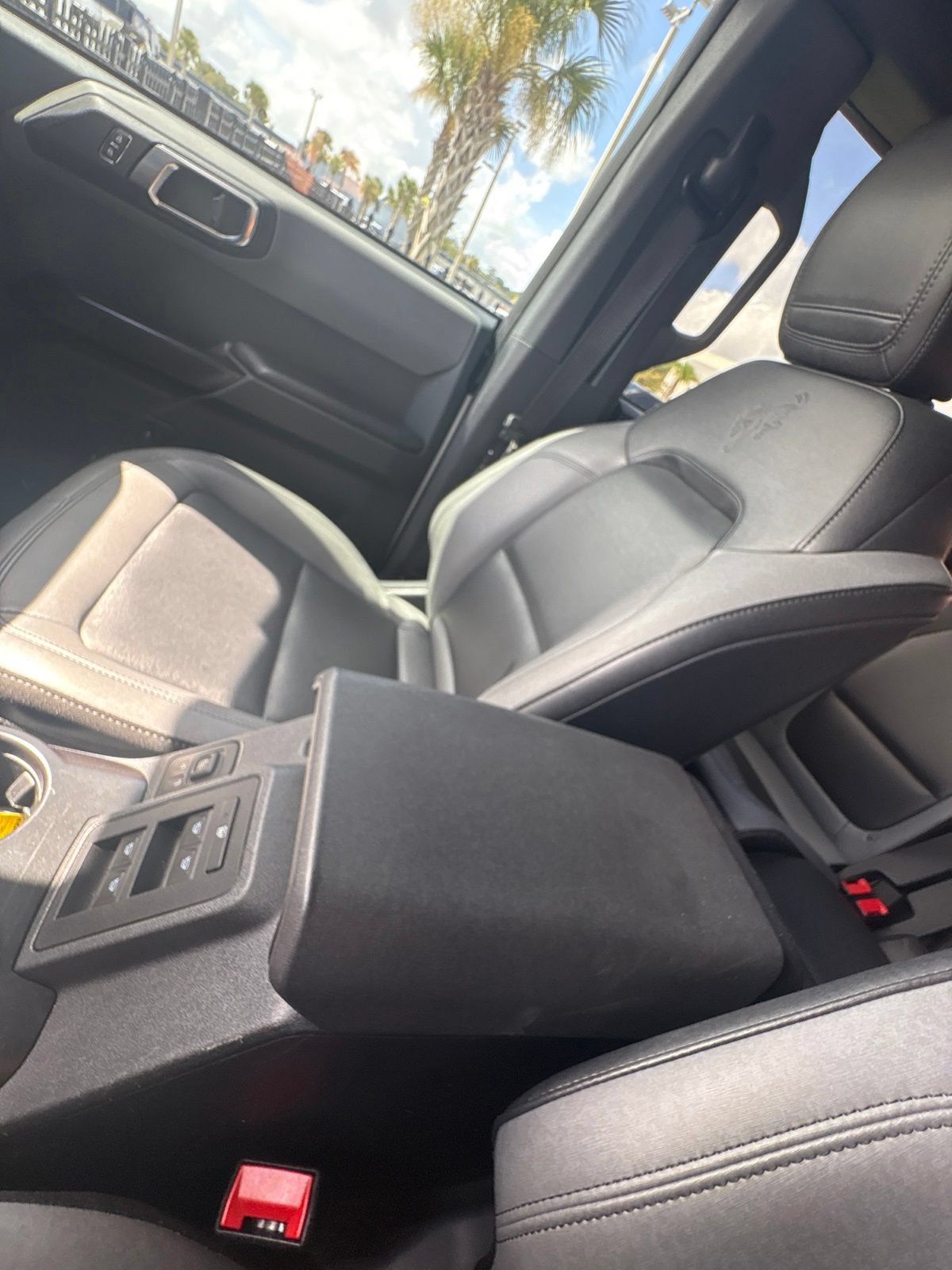 Used 2024 Ford Bronco Black Diamond AWD/4WD image 31