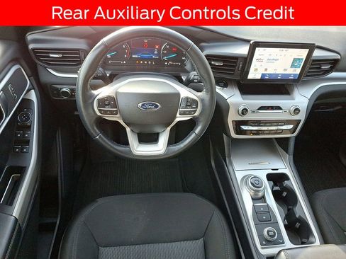 Used 2022 Ford Explorer XLT w/ Class IV Trailer Tow Package image 12