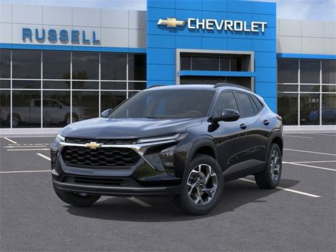 New 2025 Chevrolet Trax LT w/ Driver Confidence Package image 6