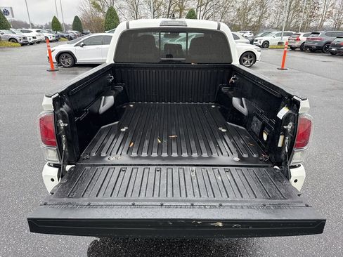 Used 2023 Toyota Tacoma TRD Off-Road w/ Technology Package image 10