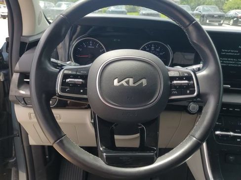 Used 2024 Kia Carnival EX FWD image 23