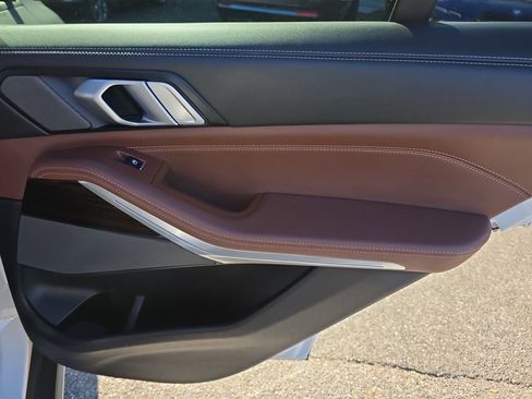 Used 2025 BMW X5 xDrive50e w/ Premium Package image 14