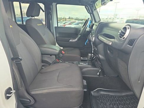 Used 2013 Jeep Wrangler Unlimited Sahara image 23