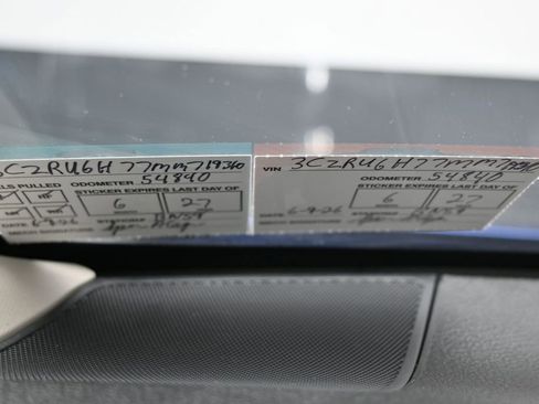 Used 2021 Honda HR-V EX-L image 9