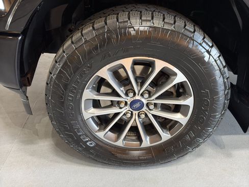 Used 2020 Ford F150 Lariat w/ Equipment Group 502A Luxury AWD/4WD image 9