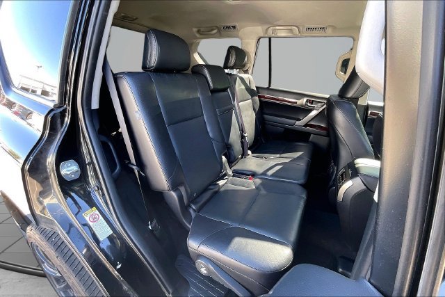 Used 2017 Lexus GX 460 Premium w/ Premium Package AWD/4WD image 29