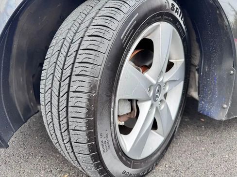 Used 2013 Hyundai Elantra GLS w/ Preferred Pkg image 14