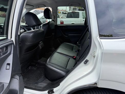 Used 2014 Subaru Forester 2.5i Premium AWD/4WD image 5